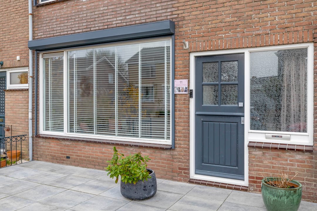 Photo 11 of Mr G Groen van Prinstererlaan 11