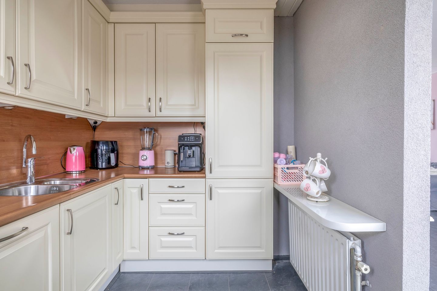 Photo 19 of Mr G Groen van Prinstererlaan 11