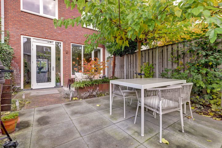 Foto 38 van Kamillestraat 10