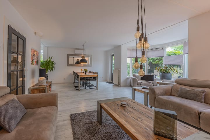 Photo 15 of van Stralenstraat 8