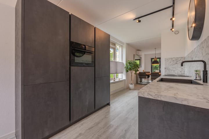 Photo 28 of van Stralenstraat 8