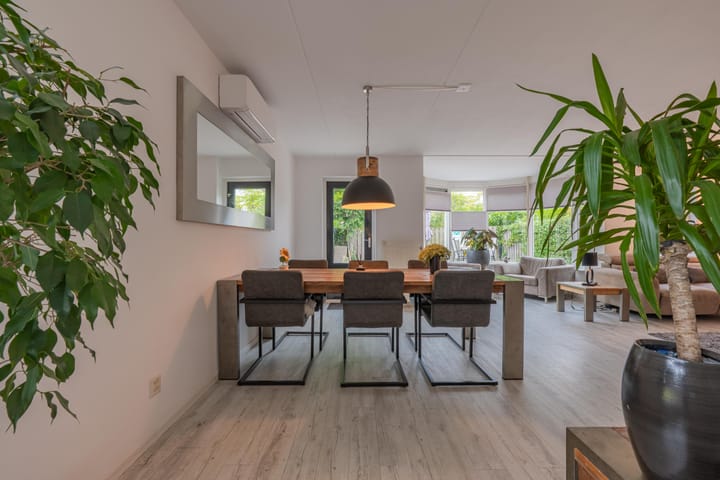 Photo 32 of van Stralenstraat 8