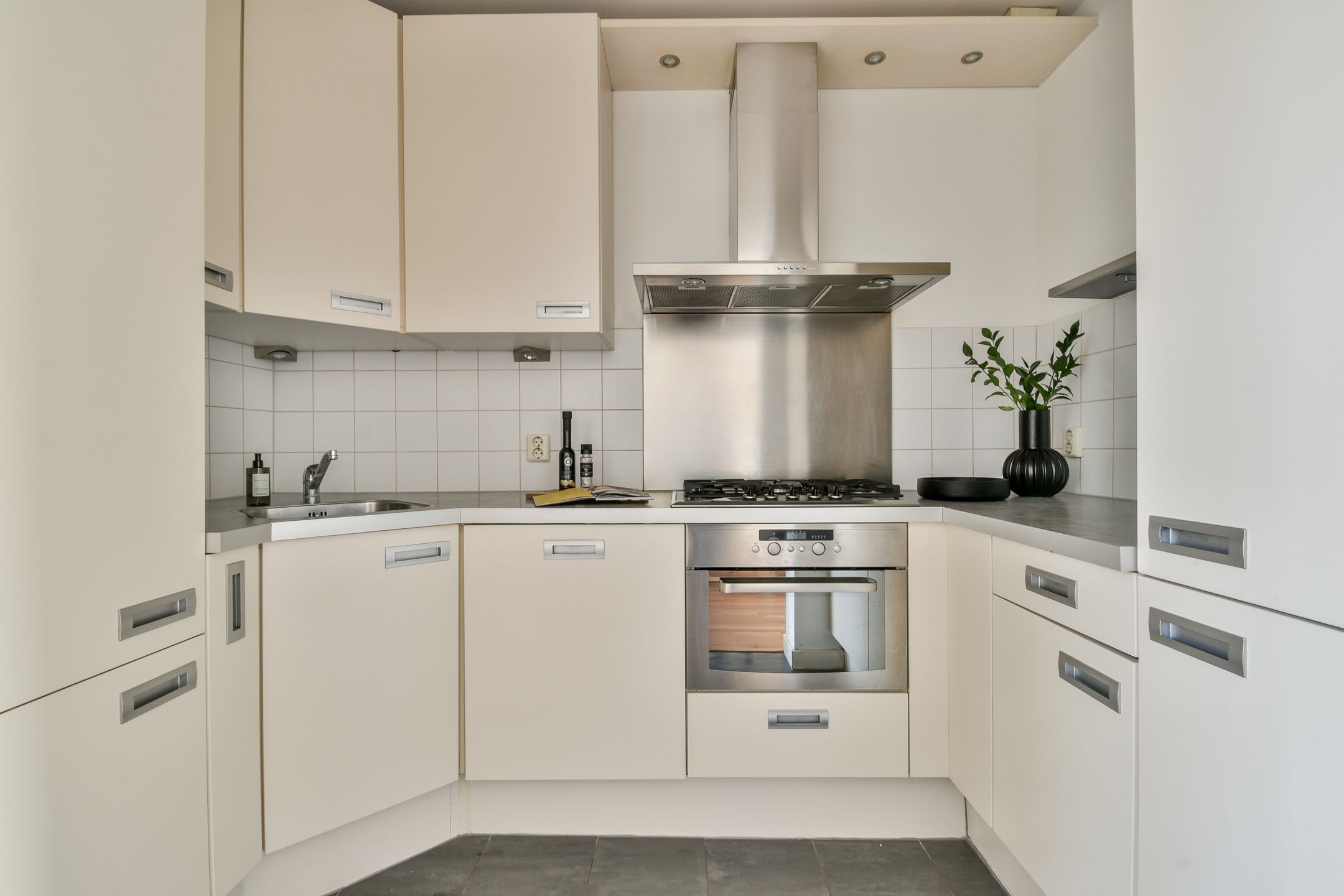 Photo 12 of Eerste Helmersstraat 188-3