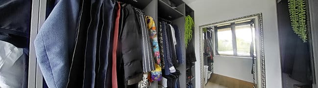 Walk-in closet