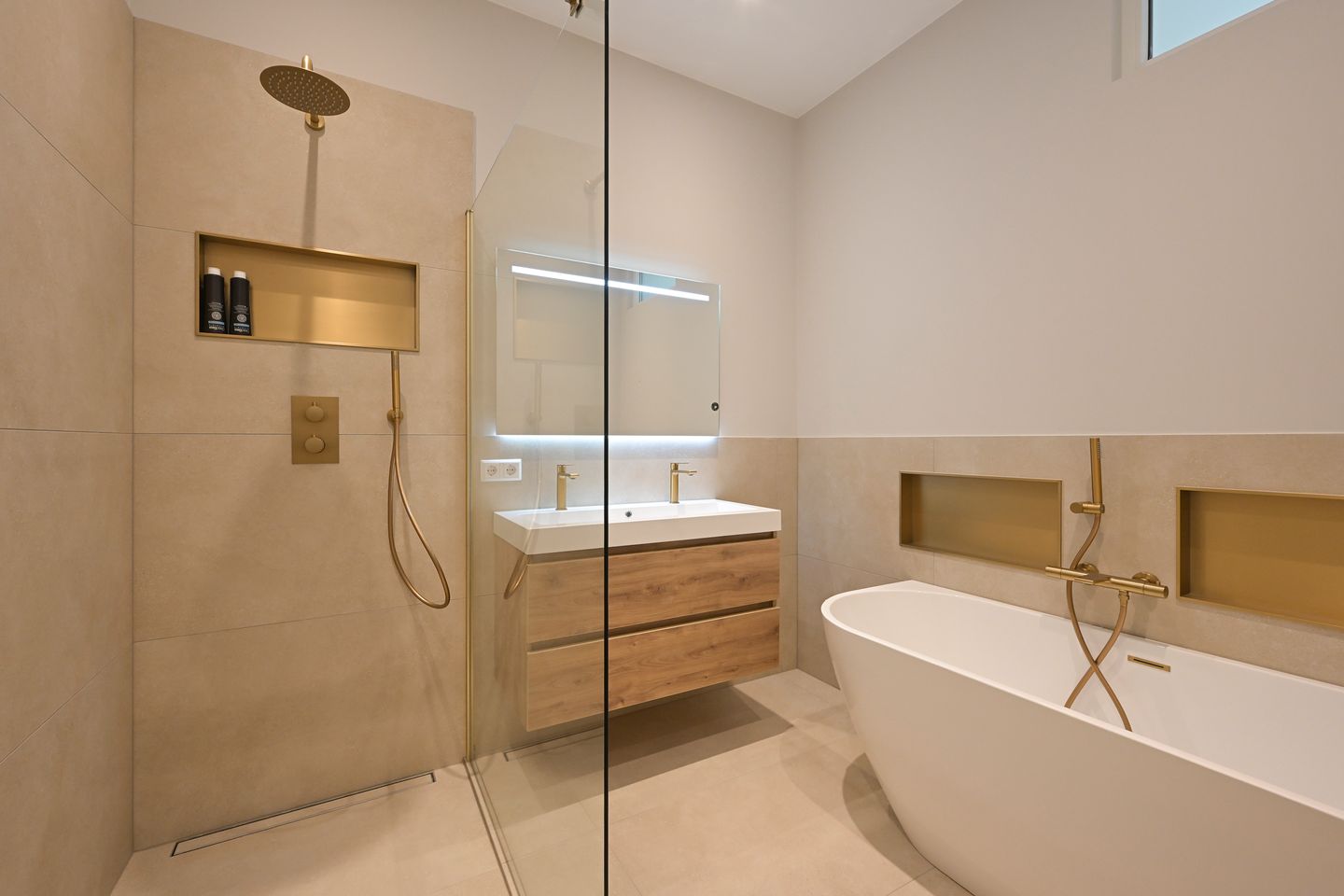 Foto 4 van Hendrik Zwaardecroonstraat 210