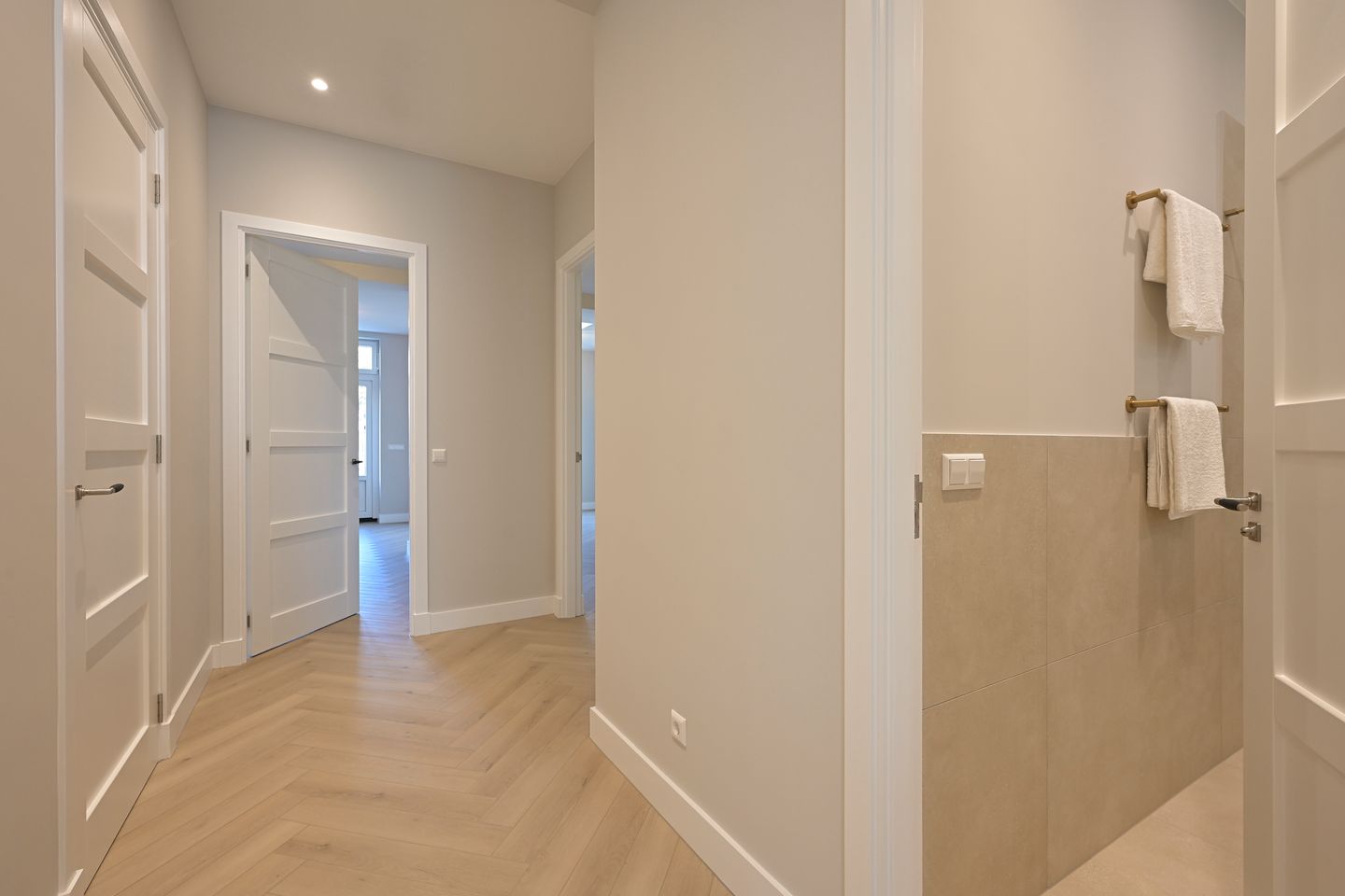 Foto 10 van Hendrik Zwaardecroonstraat 210