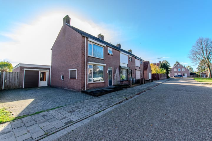 Foto 6 van van Weerden Poelmanlaan 6