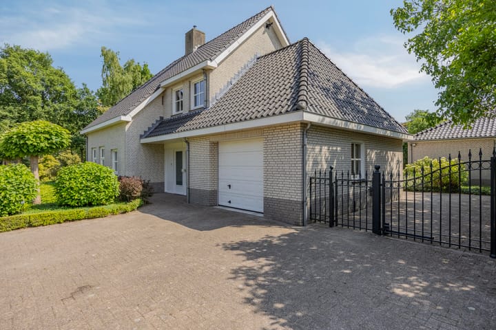 Photo 4 of Schapenhei 4