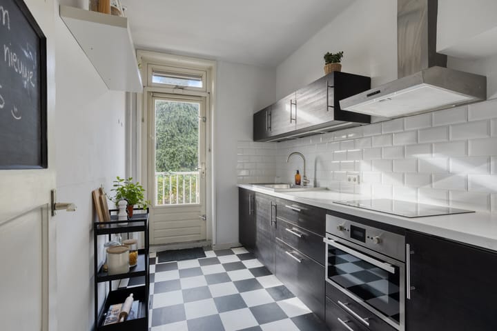 Photo 7 of Petrus Dondersstraat 118