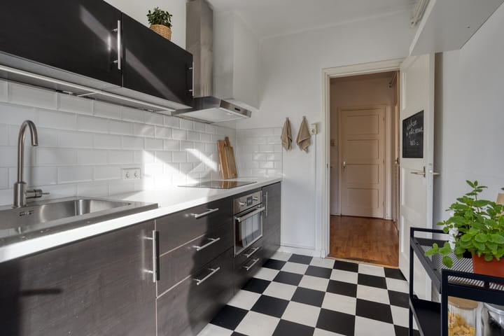 Photo 8 of Petrus Dondersstraat 118