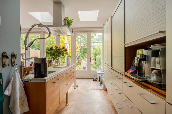 Photo 18 of Van Zuylen van Nijeveltstraat 86