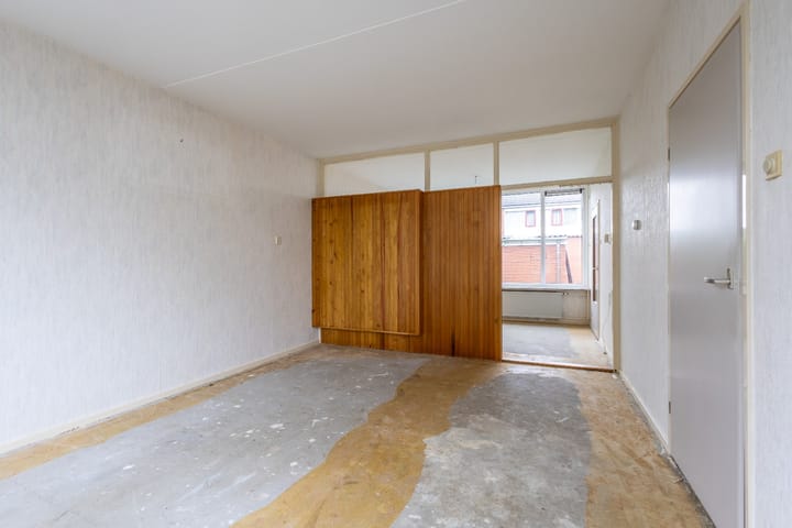 Photo 8 of Bevert 64