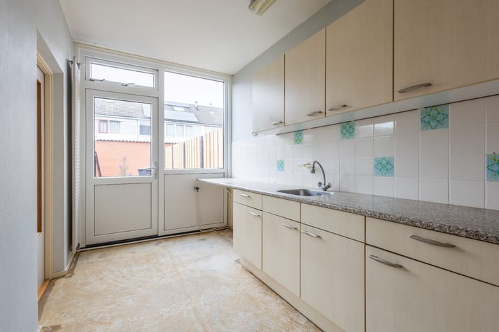 Photo 16 of Bevert 64