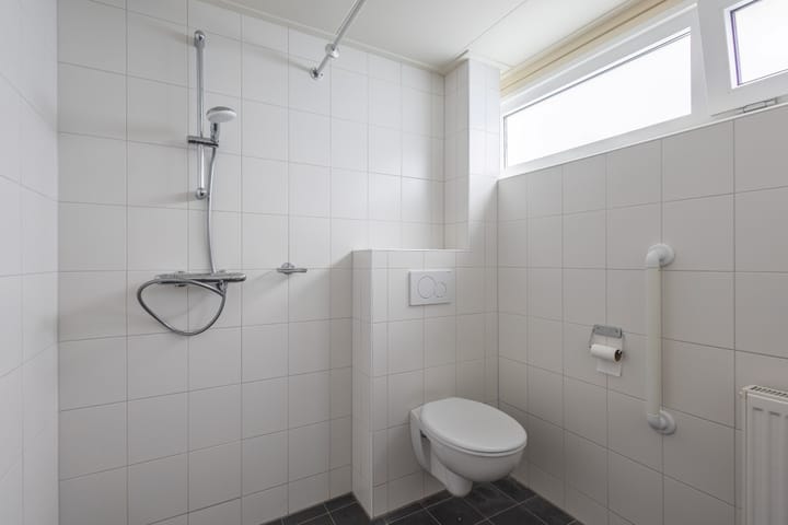 Photo 18 of Bevert 64