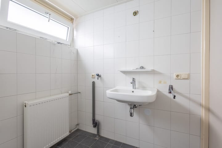 Photo 19 of Bevert 64