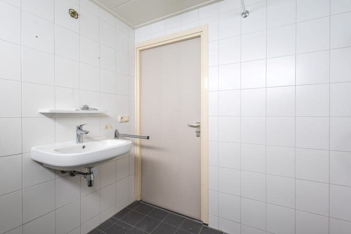 Photo 20 of Bevert 64