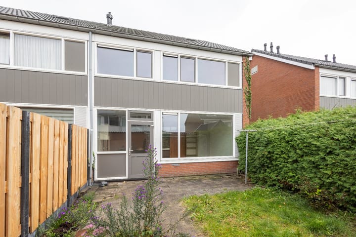 Photo 25 of Bevert 64