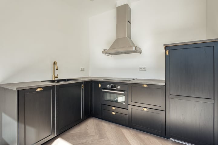 Photo 12 of Brinkstraat 30-A