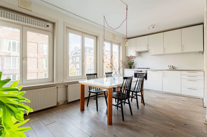 Photo 3 of Jan van Galenstraat 111-C