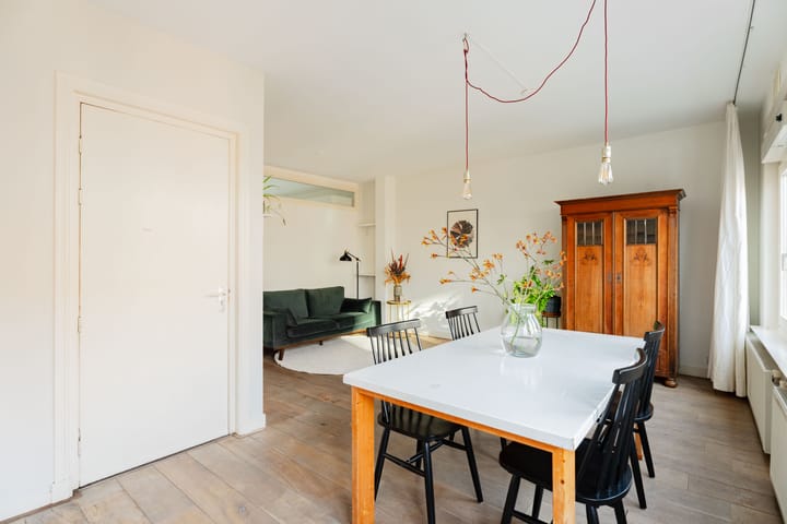 Foto 9 van Jan van Galenstraat 111-C