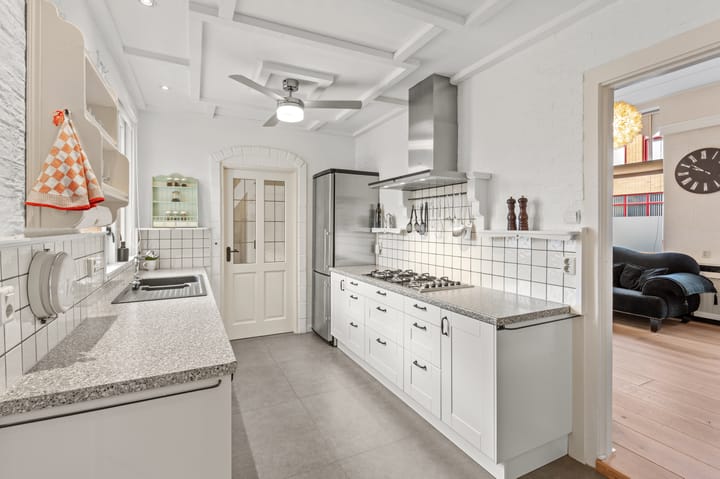 Foto 10 van Damstraat 8