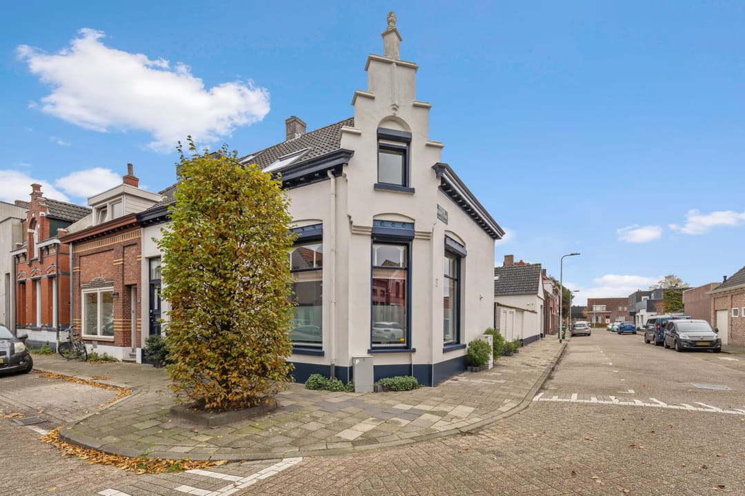 Foto 56 van Damstraat 8