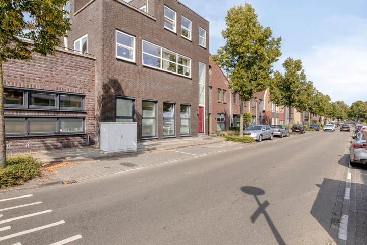 Photo 6 of Voortsweg 109-A