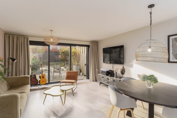 Foto 3 van Zilverplevierhof 7