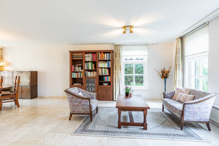 Photo 4 of Min. Aalbersestraat 12