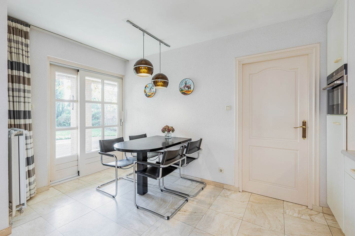 Photo 10 of Min. Aalbersestraat 12