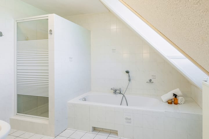 Foto 22 van Min. Aalbersestraat 12