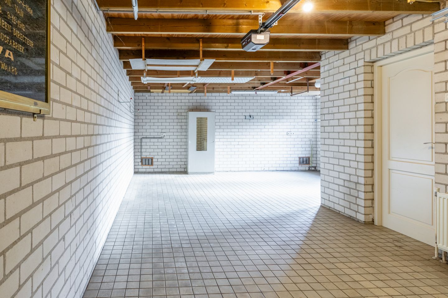 Photo 34 of Min. Aalbersestraat 12