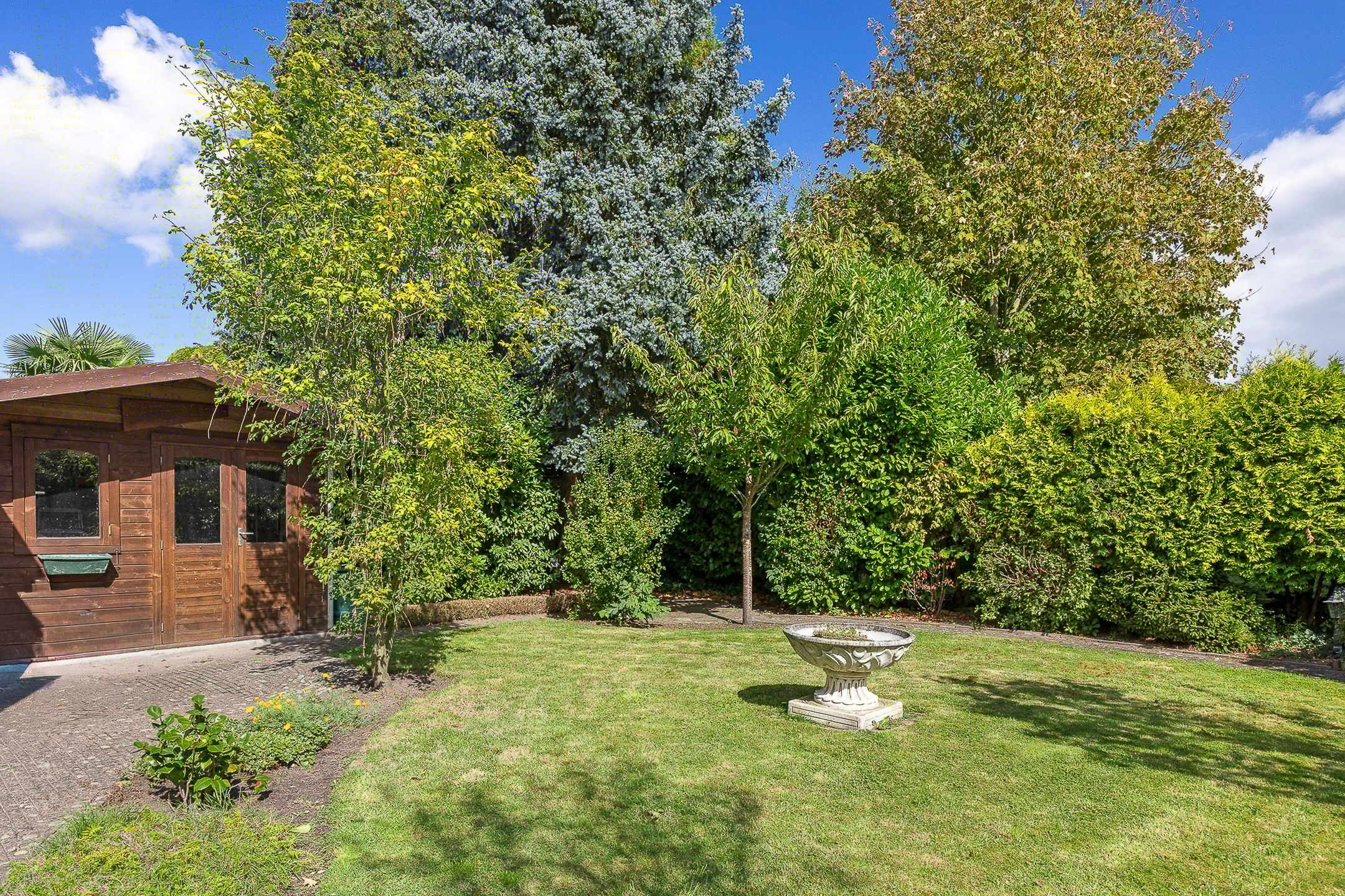 Photo 39 of Min. Aalbersestraat 12