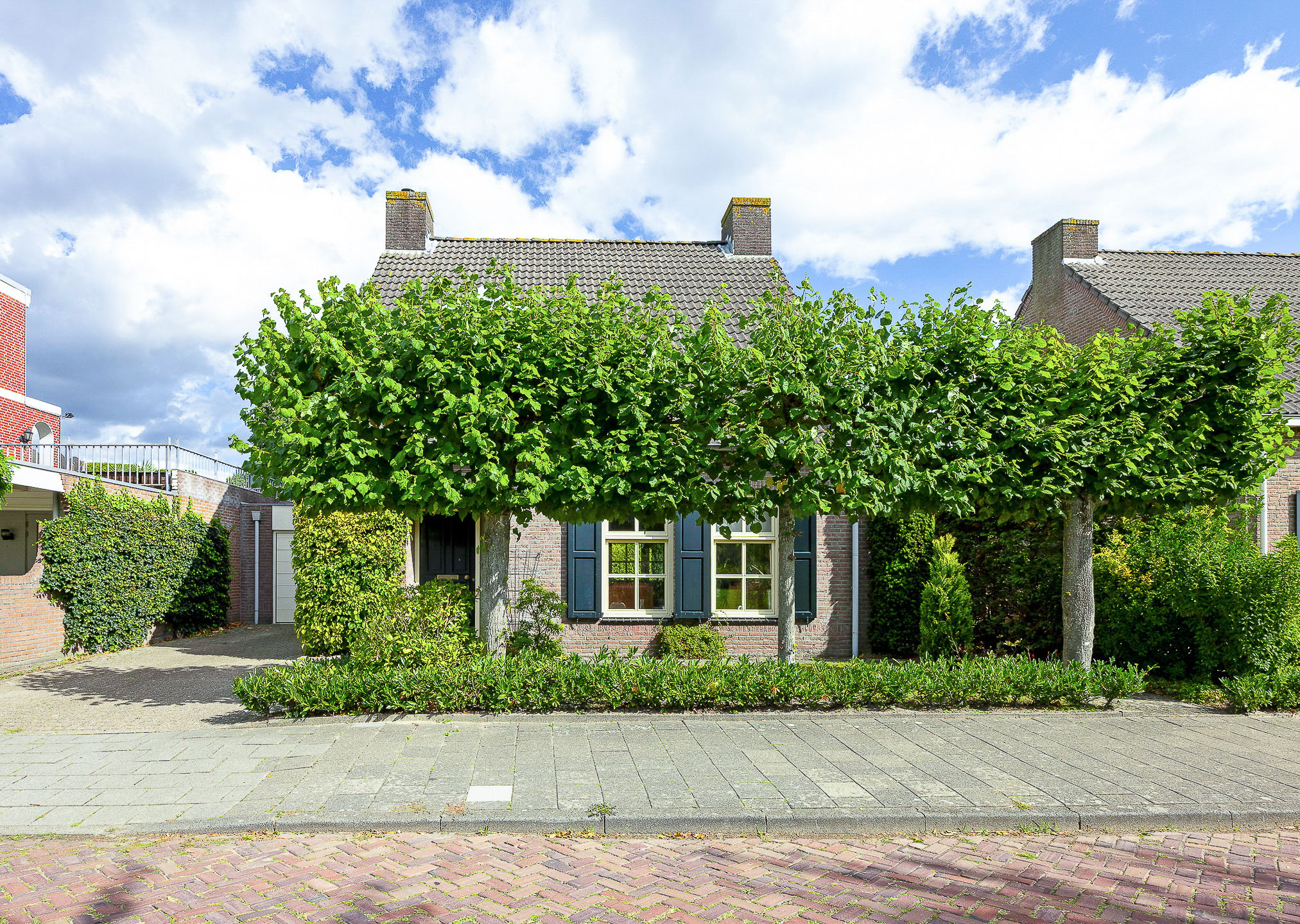 Photo 42 of Min. Aalbersestraat 12