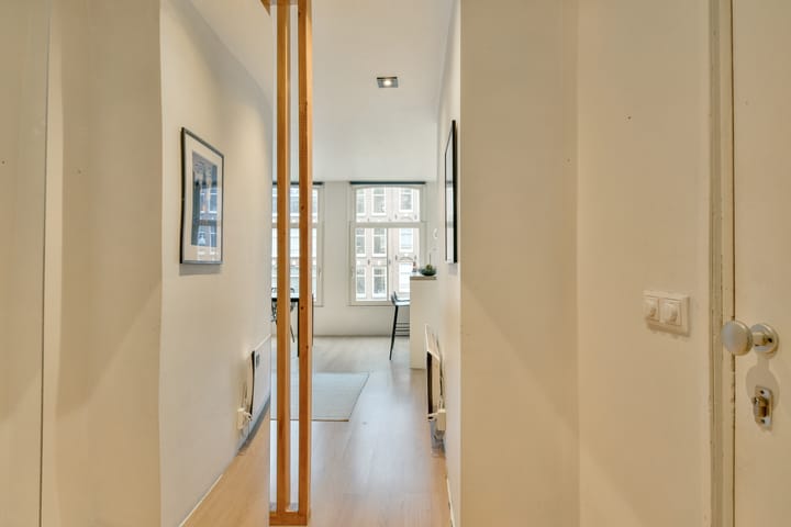 Photo 13 of Kinkerstraat 69-2V