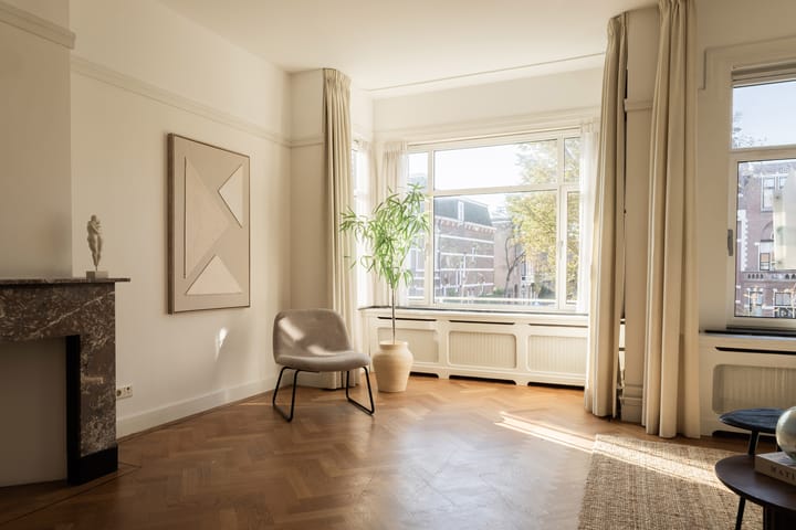 Photo 10 of Johan van Oldenbarneveltlaan 37