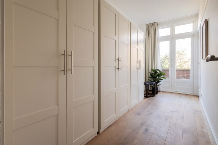 Photo 55 of Johan van Oldenbarneveltlaan 37