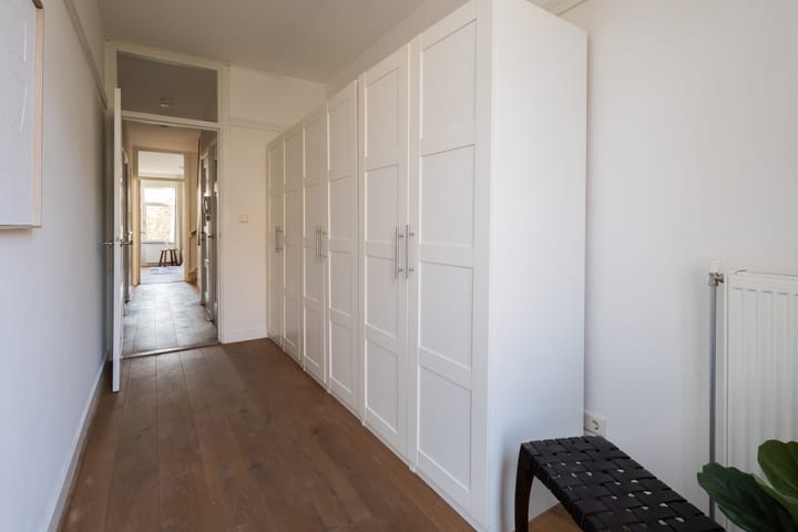 Photo 56 of Johan van Oldenbarneveltlaan 37