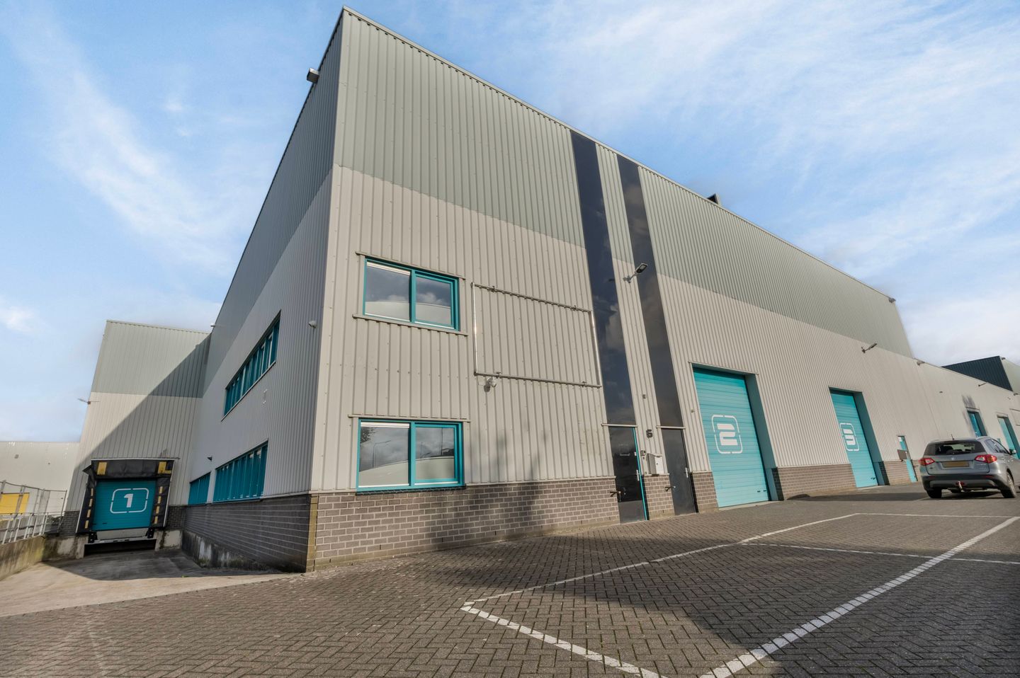 View photo 3 of Microstraat 2-6