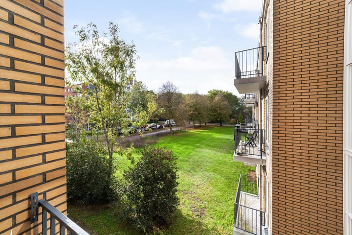 Photo 27 of Valeriusstraat 204