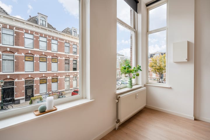 Photo 3 of Emmastraat 14-B