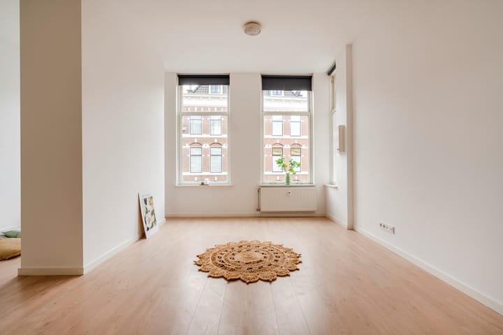 Photo 10 of Emmastraat 14-B