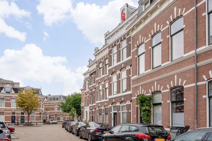 Photo 22 of Emmastraat 14-B