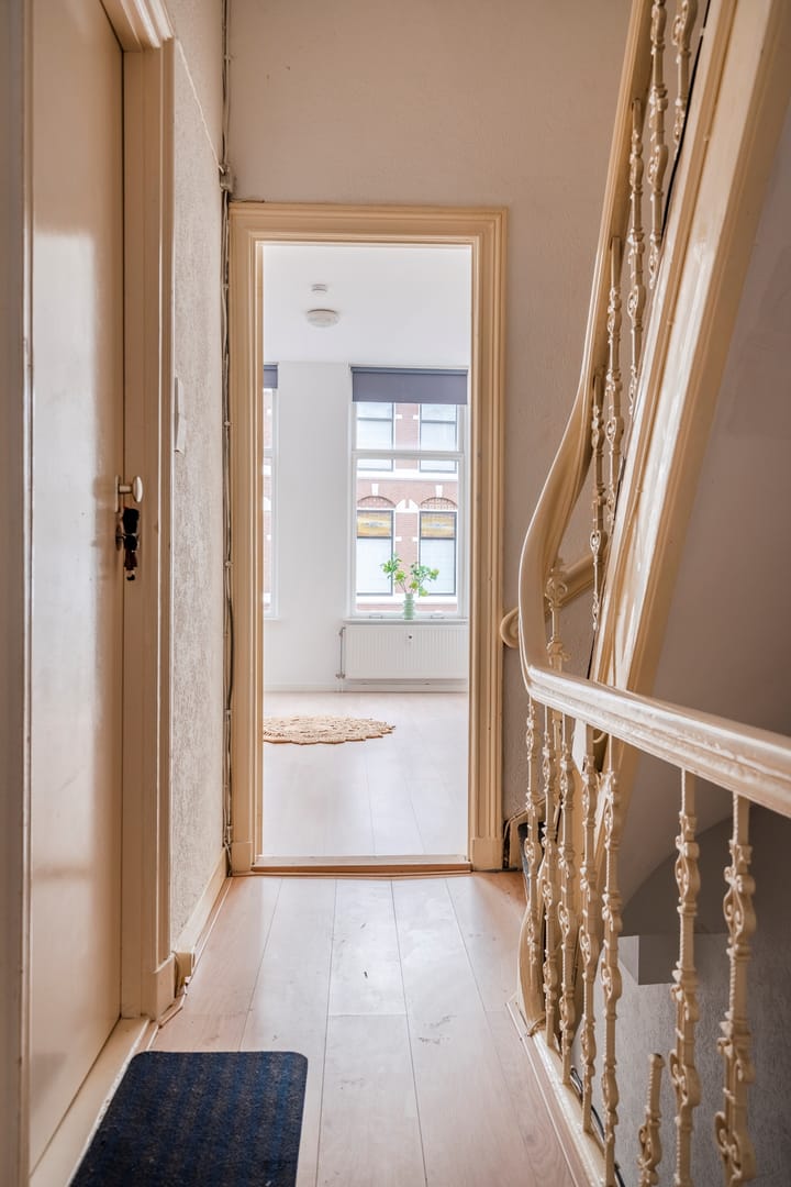 Photo 9 of Emmastraat 14-B