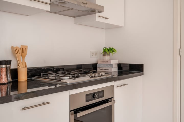 Photo 14 of Emmastraat 14-B