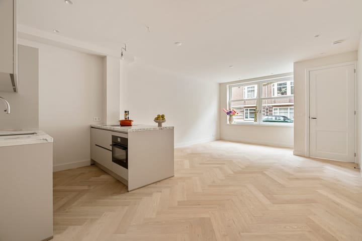 Foto 4 van Woestduinstraat 7-H