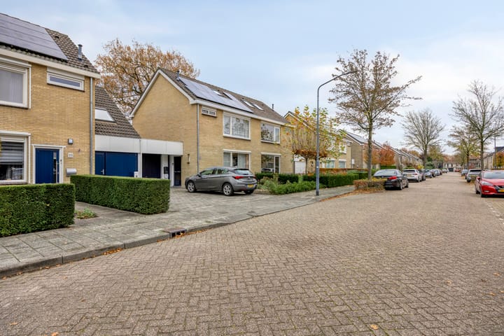 Photo 3 of Burgemeester van Grotenhuisstraat 11