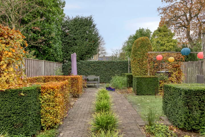 Photo 4 of Burgemeester van Grotenhuisstraat 11