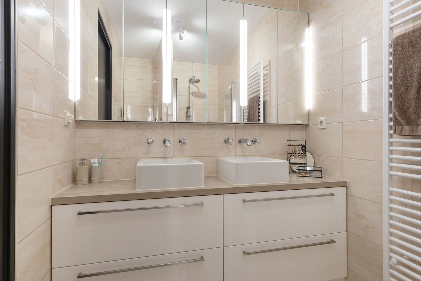 Photo 35 of J. Homan van der Heideplein 70