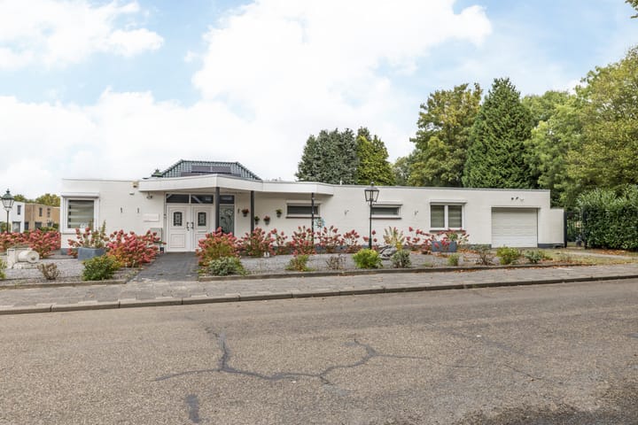 Photo 2 of Veeweg 82